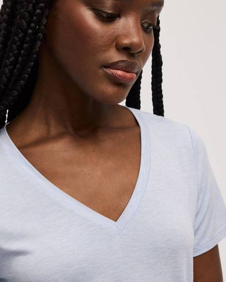 T-shirt à col V - R Essentials