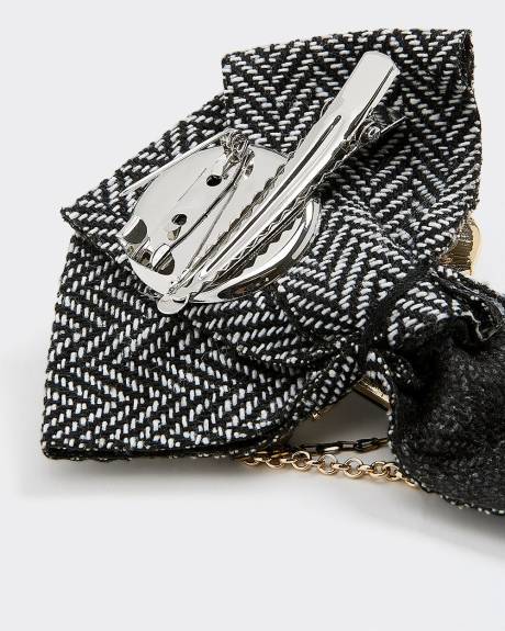 Broche style cravate à chevrons