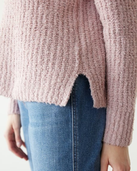 Long-Sleeve Loose Turtleneck Bouclé Sweater
