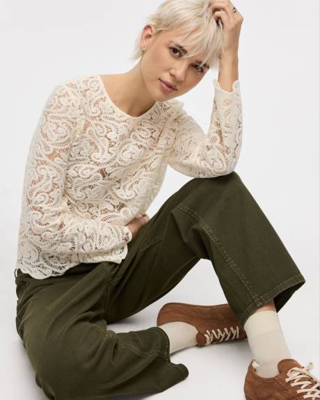 Haut crocheté à manches longues et col rond