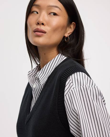 V-Neck Knit Vest