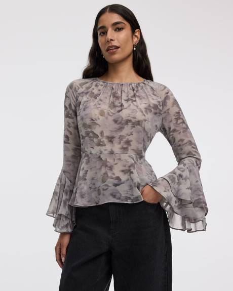 Blouse p&eacute;plum &agrave; manches longues et col rond
