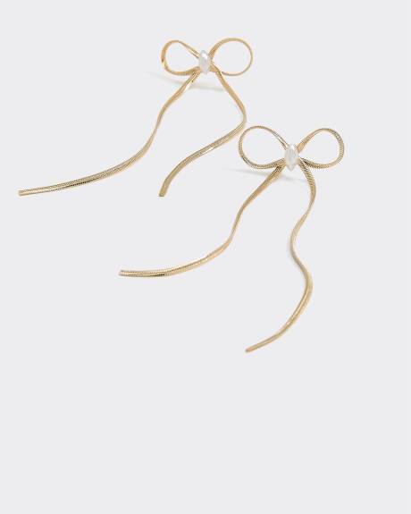 Boucles d'oreilles délicates en forme de boucle avec perles