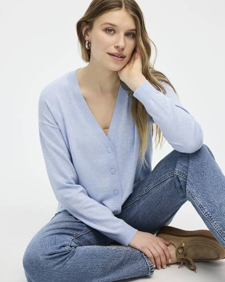 V-Neck Cardigan - R Essentials