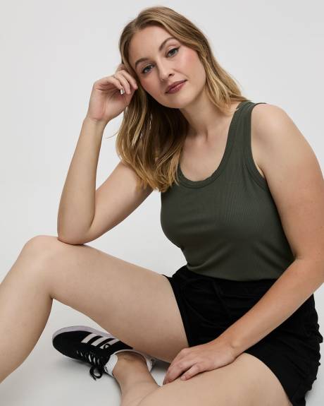 Camisole c&ocirc;tel&eacute;e &agrave; col d&eacute;gag&eacute;