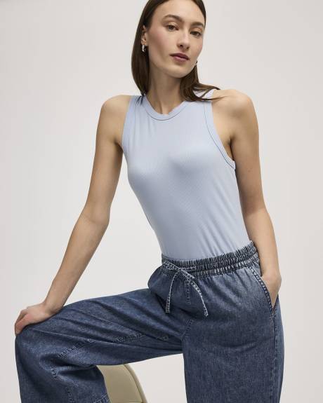 Crew Neck Tank - R Essentials