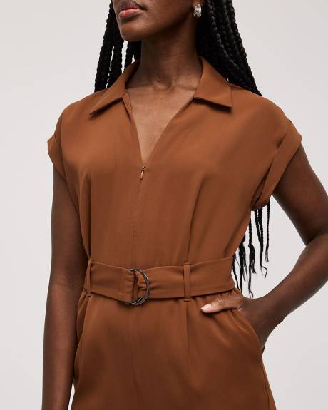 Combinaison à manches très courtes et jambe droite avec ceinture à la taille