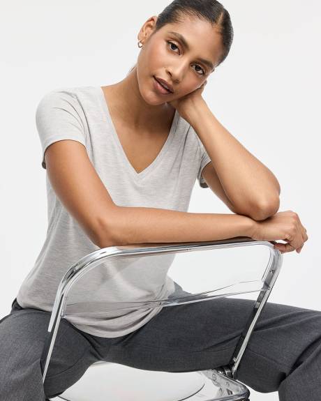 T-shirt à manches courtes et col V - R Essentials