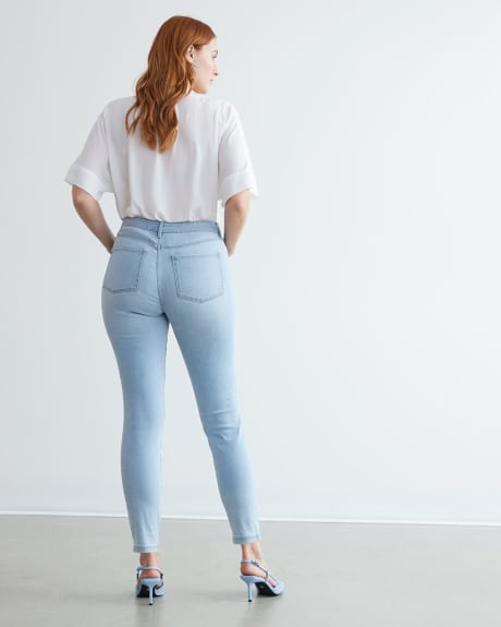 High-Rise Light Wash Jean with Skinny Leg, Signature Soft - Petite