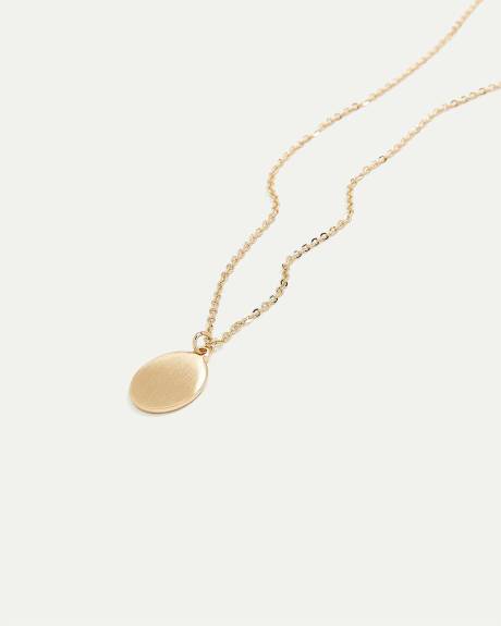 Collier avec pendentif ovale
