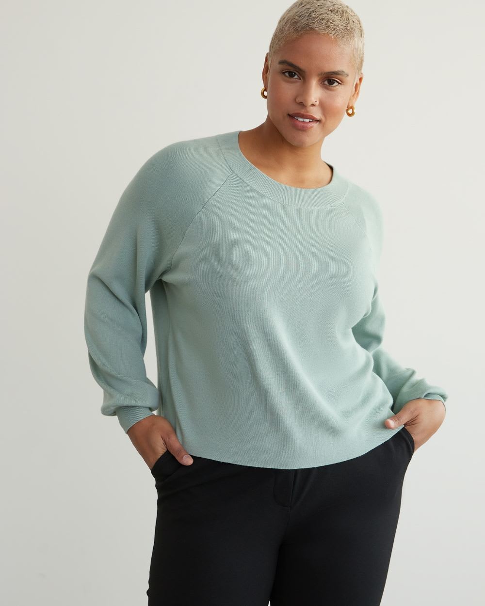 Long-Sleeve Loose Pullover with Crew Neckline