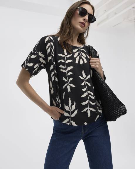 Short-Sleeve Crew-Neck T-Shirt Blouse