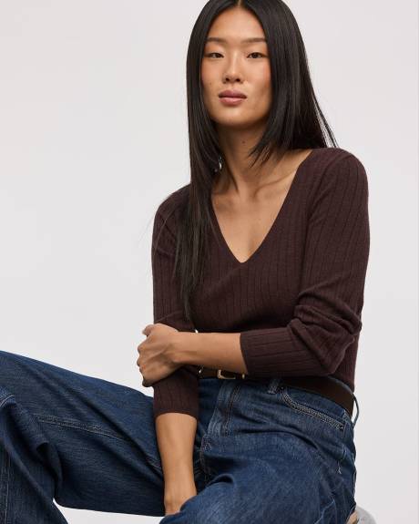 Pull à côtelé large à manches longues et col V