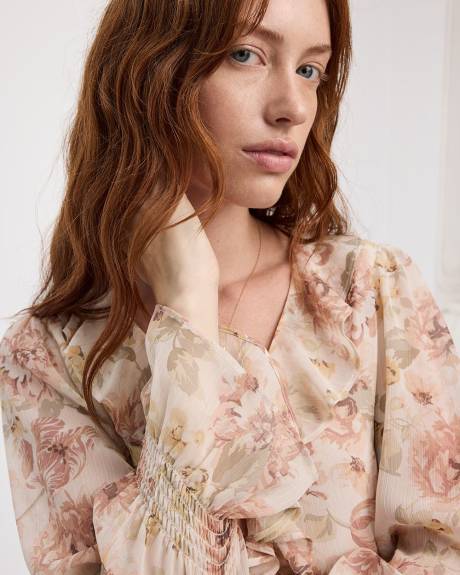 Blouse à manches longues et col V avec détails à volants