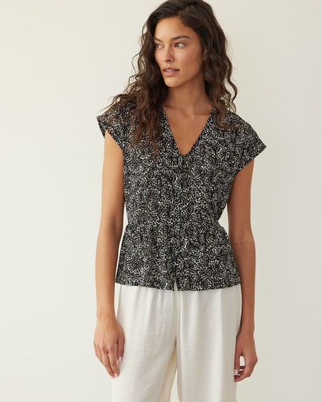 Extended-Sleeve V-Neck Blouse with Tiered Hem