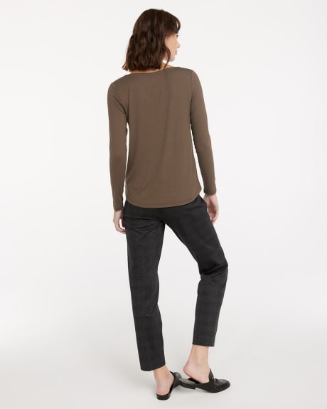 V-Neck Tee with Long Sleeves, R Essentials