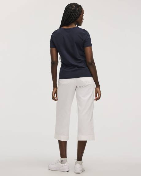 T-shirt imprim&eacute; graphique &agrave; col d&eacute;gag&eacute; - R Essentials