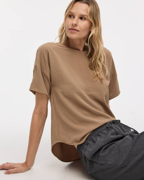 Blouse t-shirt à col rond et manches courtes