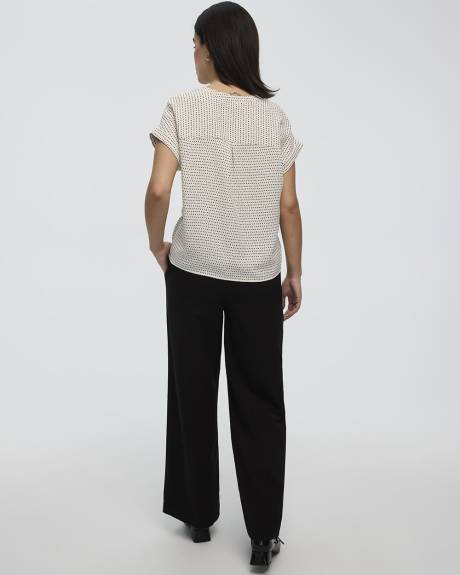 Blouse &agrave; manches tr&egrave;s courtes et encolure fendue