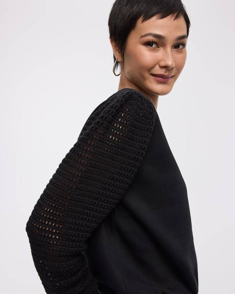 Haut bimatière à col rond et manches longues bouffantes