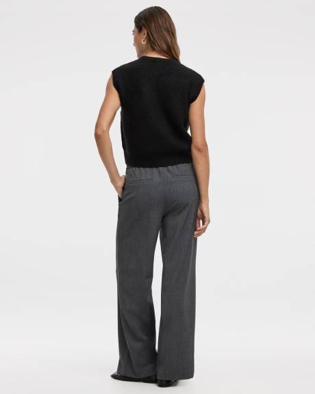 Sleeveless Crew-Neck Sweater Vest