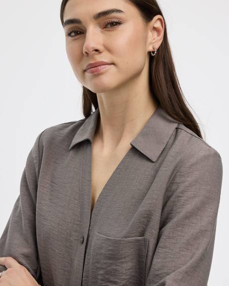 Blouse &agrave; manches longues et col fendu avec poche &agrave; la poitrine