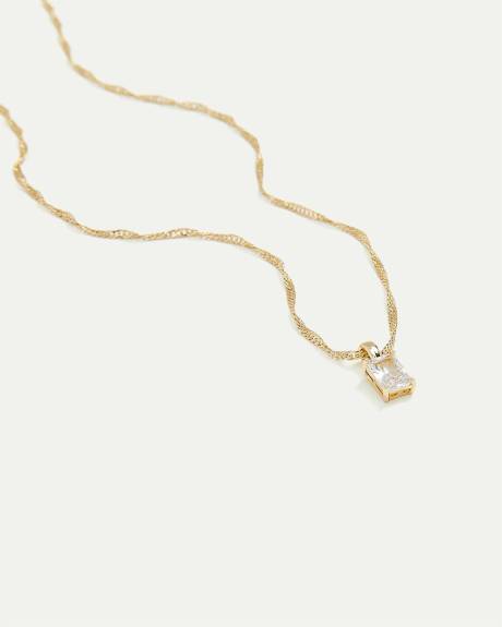 Chaîne courte torsadée avec pendentif en pierre