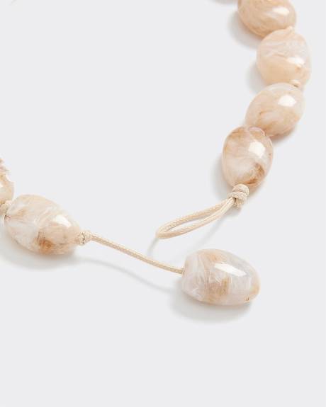 Collier court avec pierres en acrylique