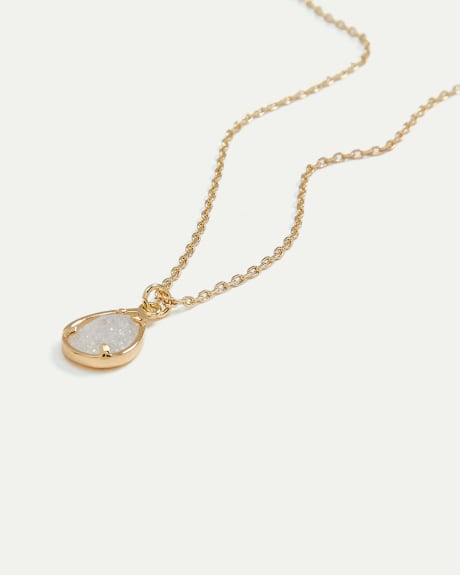 Delicate Chain with Pear-Shaped Pendant