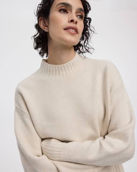 Long-Sleeve Mock-Neck Loose Pullover