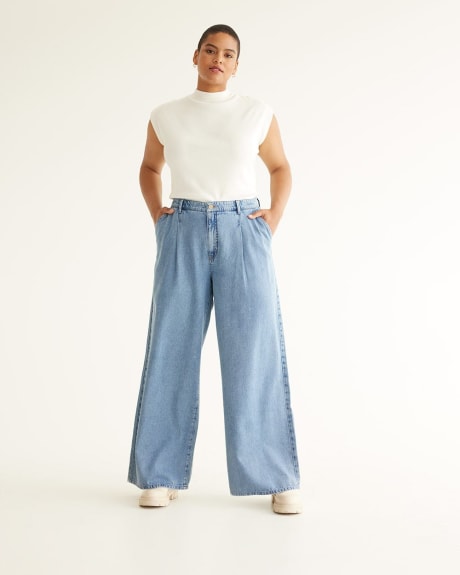 Wide-Leg High-Rise Jean with Pleats
