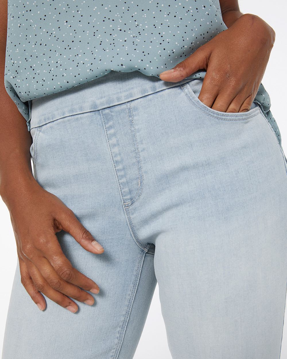 Light Wash Mid Rise Skinny Leg Capri Jeans The Original Comfort - Petite