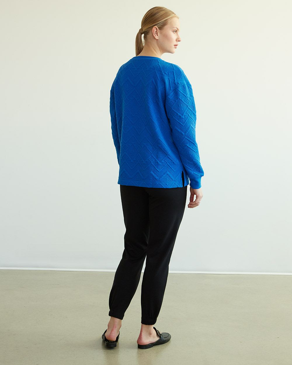 Long-Sleeve Quilted Knit Sweatshirt with Crew Neckline