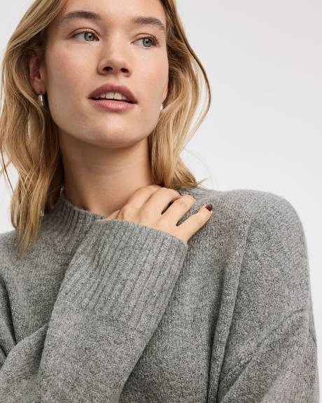 Long-Sleeve Mock-Neck Loose Pullover