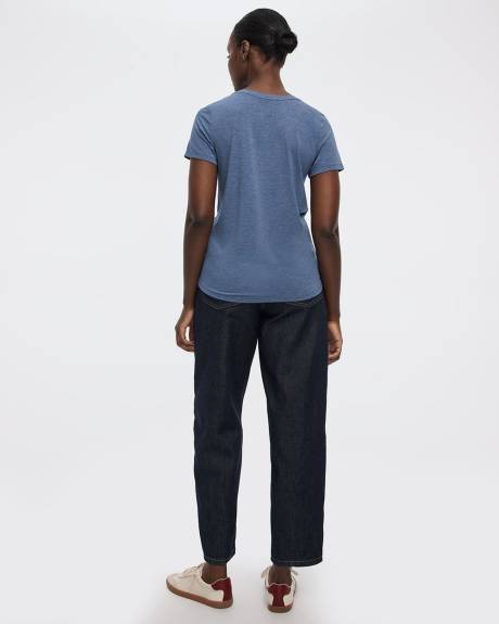 V-Neck Tee - R Essentials