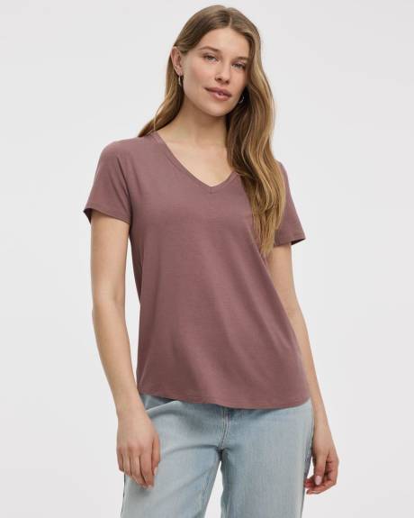 V-Neck Tee - R Essentials