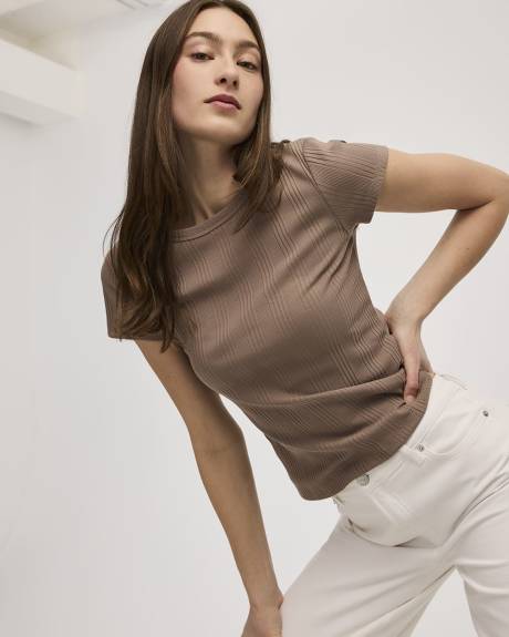 T-shirt ajusté et côtelé à col rond