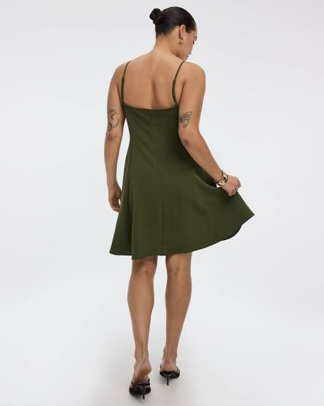 Robe courte &agrave; boutonner sans manches