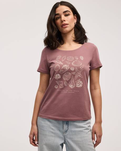 Scoop Neck Graphic T-Shirt - R Essentials