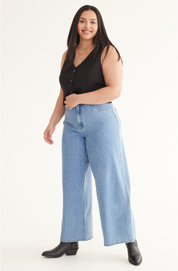 Wide-leg jeans for women